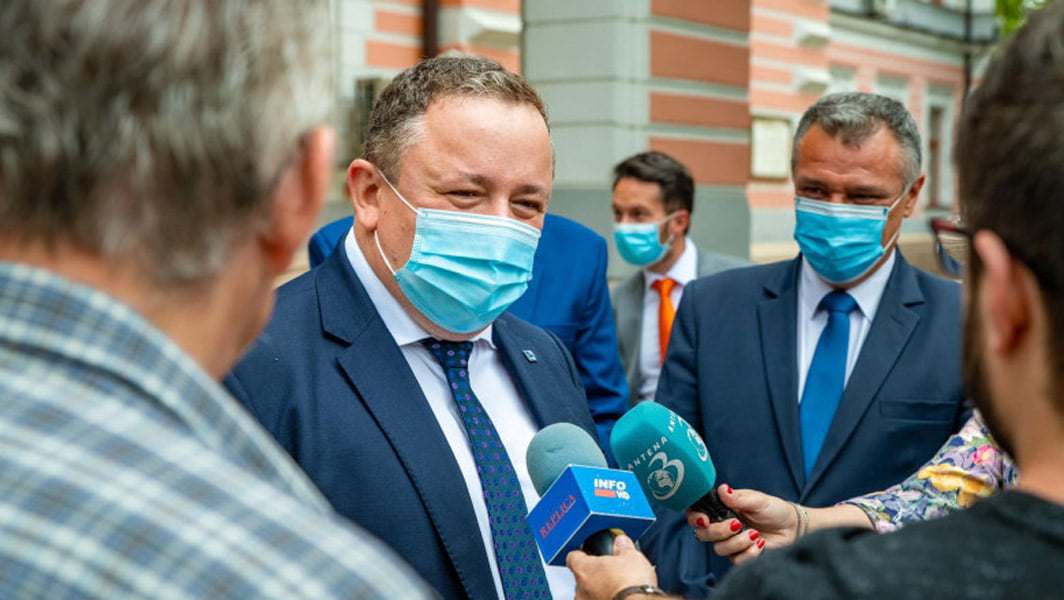 Read more about the article Administratorul Primăriei Deva s-a reinfectat cu coronavirus