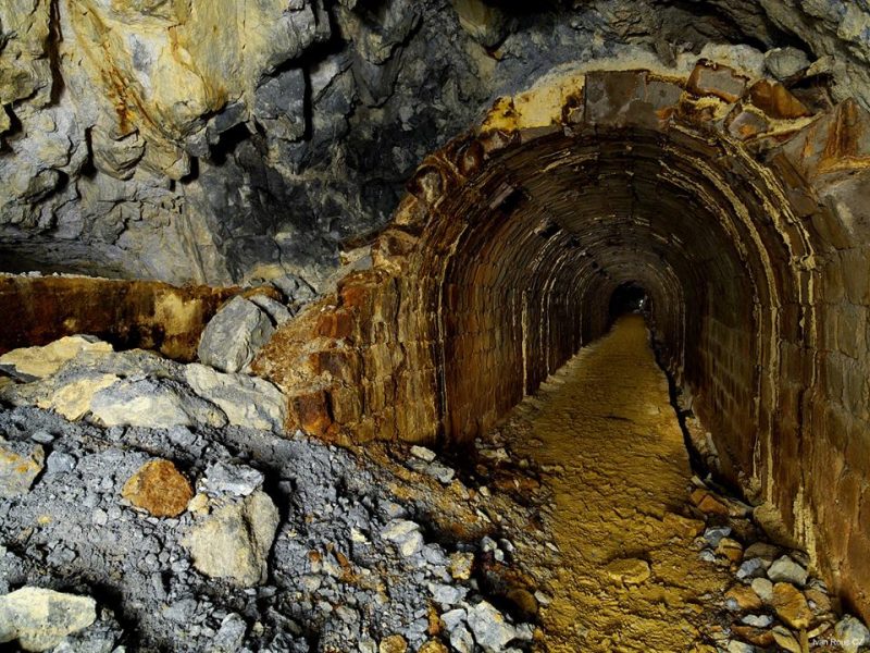 Read more about the article În satul hunedorean Rovina, în Munţii Apuseni, va începe o mega exploatare a aurului din subteran