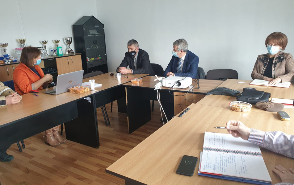 Read more about the article Continuă proiectul Instituției Prefectului privind sprijinirea dezvoltării învățământului dual în județul Hunedoara
