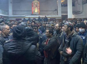 Read more about the article Minerii din Valea Jiului au refuzat, miercuri dimineaţa, să intre în subteran