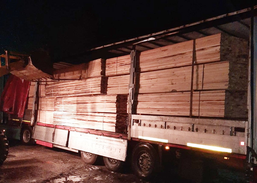 Read more about the article Transporturi ilegale de material lemnos, sancţionate de jandarmii