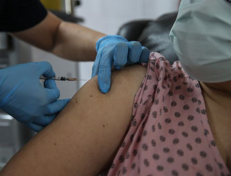 Read more about the article Locuitorii comunei Bistra se pot vaccina împotriva COVID-19 la centrul amenajat în orașul Câmpeni