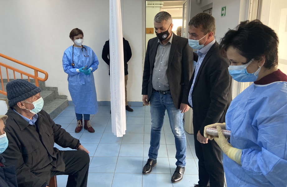 Read more about the article Trei noi centre de vaccinare în județul Hunedoara