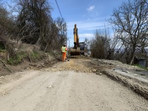 Read more about the article Au fost reluate lucrările la strada Coziei din Deva