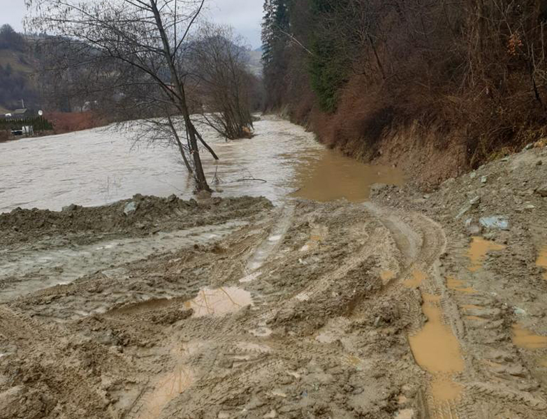 Read more about the article Bani de la Guvern pentru drumuriledin comuna Bistra, afectate de calamități