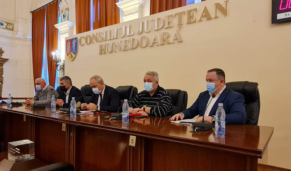 Read more about the article Dialog constructiv cu medicii. Demersuri pentru „Urgența” de la Călan