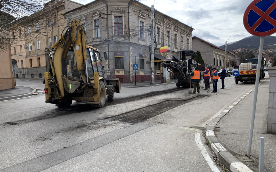 Read more about the article Reparațiile de primăvară a străzilor din municipiul Deva