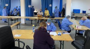 Read more about the article Aproape 600 de locuitori din Geoagiu și Peștișu Mic au fost vaccinaţi, sâmbătă, cu cea de-a doua doză de vaccin anti COVID-19