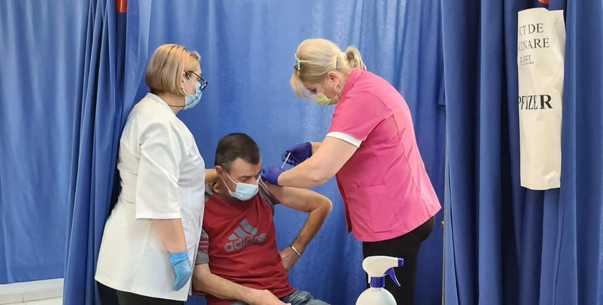 Read more about the article Săptămână cu 200 de vaccinări pe zi la Centrul din Hunedoara