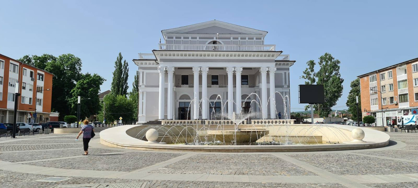 Read more about the article Lucrările continuă la Casa de Cultură din municipiul Hunedoara