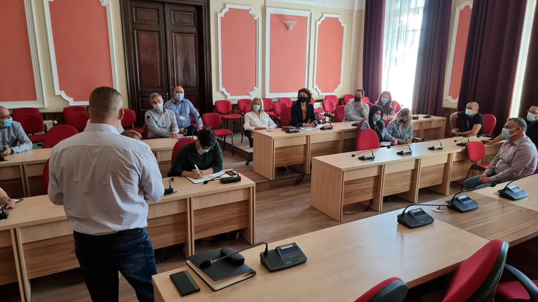 Read more about the article DEVA: Întâlnire a executivului Primăriei cu reprezentanţii şcolilor din municipiu