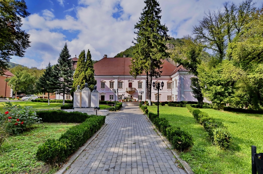 Read more about the article Nou program de vizitare la Muzeul Civilizaţiei Dacice şi Romane