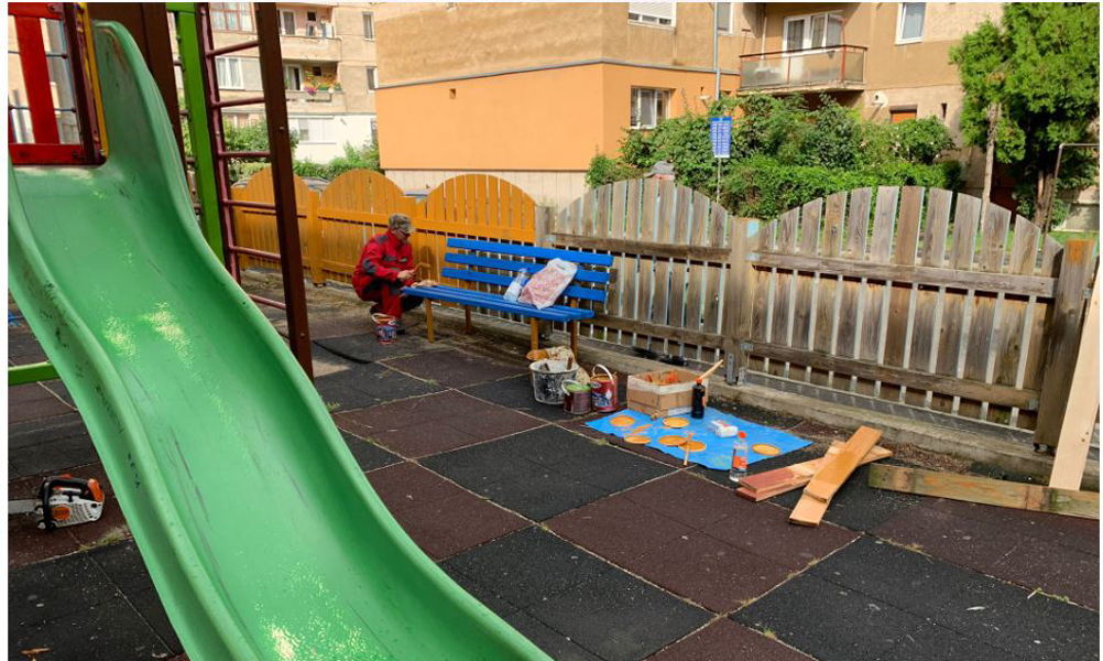 Read more about the article Reabilităm locurile de joacă pentru copii