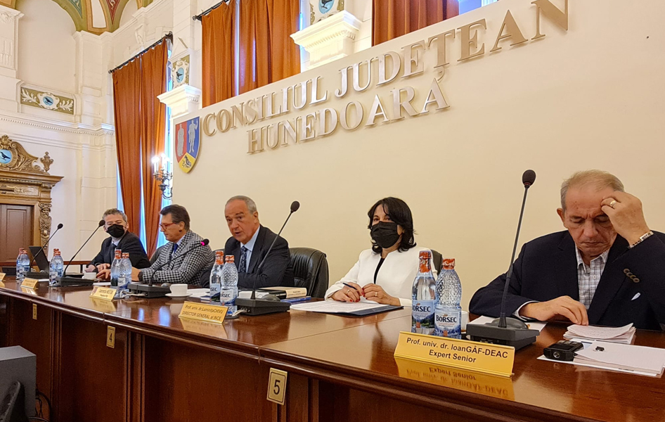 Read more about the article Începe lucrul la noua Strategie de Dezvoltare a județului Hunedoara