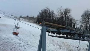Read more about the article Hoții au furat cabluri și piese importante de la cel mai înalt telescaun din Straja