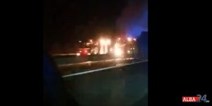 Read more about the article Un TIR a luat foc pe Autostrada A1 Sebeș – Sibiu, în zona localității Apoldu de Jos