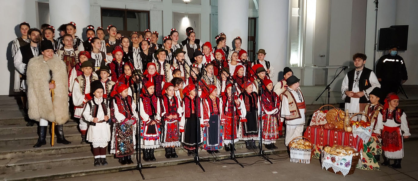Read more about the article Clubul Copiilor Hunedoara: Încep înscrierile la dansuri populare