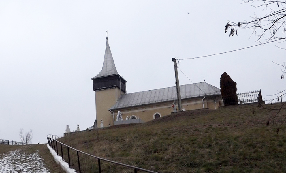 Read more about the article Biserica ortodoxă din satul Cristur a fost spartă de hoţi