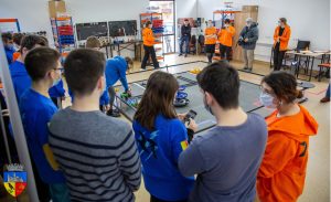 Read more about the article Hunedoara: A fost inaugurată clădirea dedicată performerilor în robotică