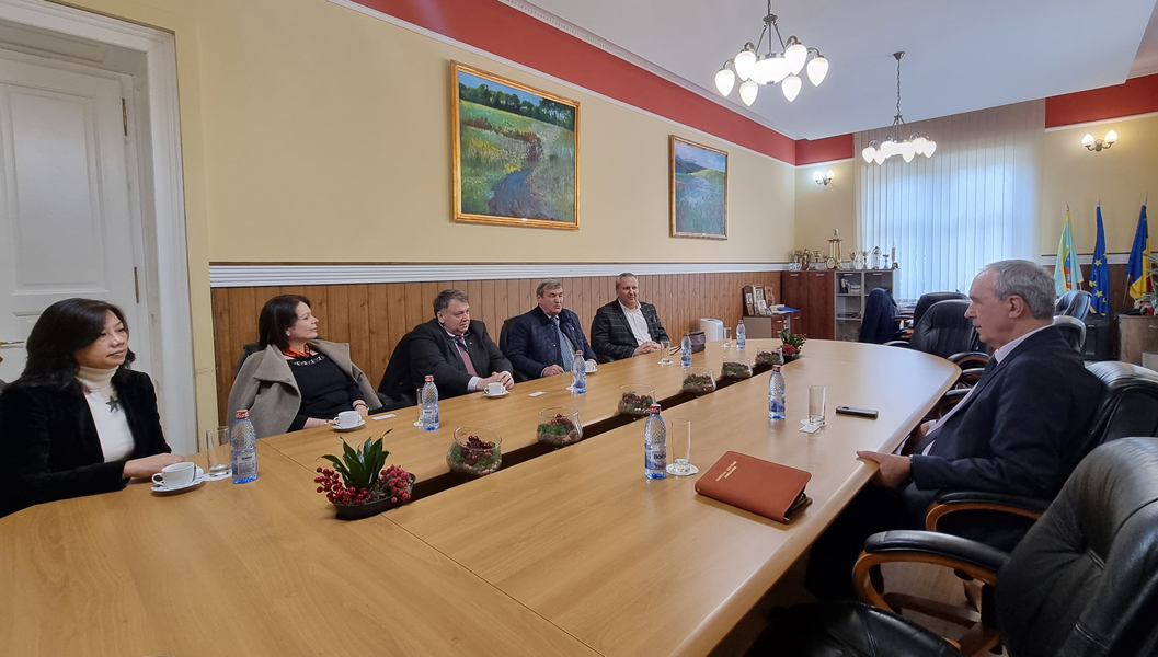 Read more about the article Președintele Laurențiu Nistor își dorește dezvoltarea colaborării cu Institutul Confucius din Sibiu