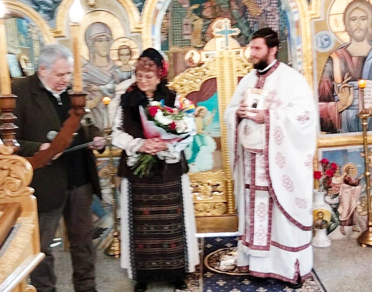 Read more about the article La Biserica din Cinciș-Cerna, Veta BIRIȘ a primit Diploma de onoare „DRAG DE DUMNEZEU”