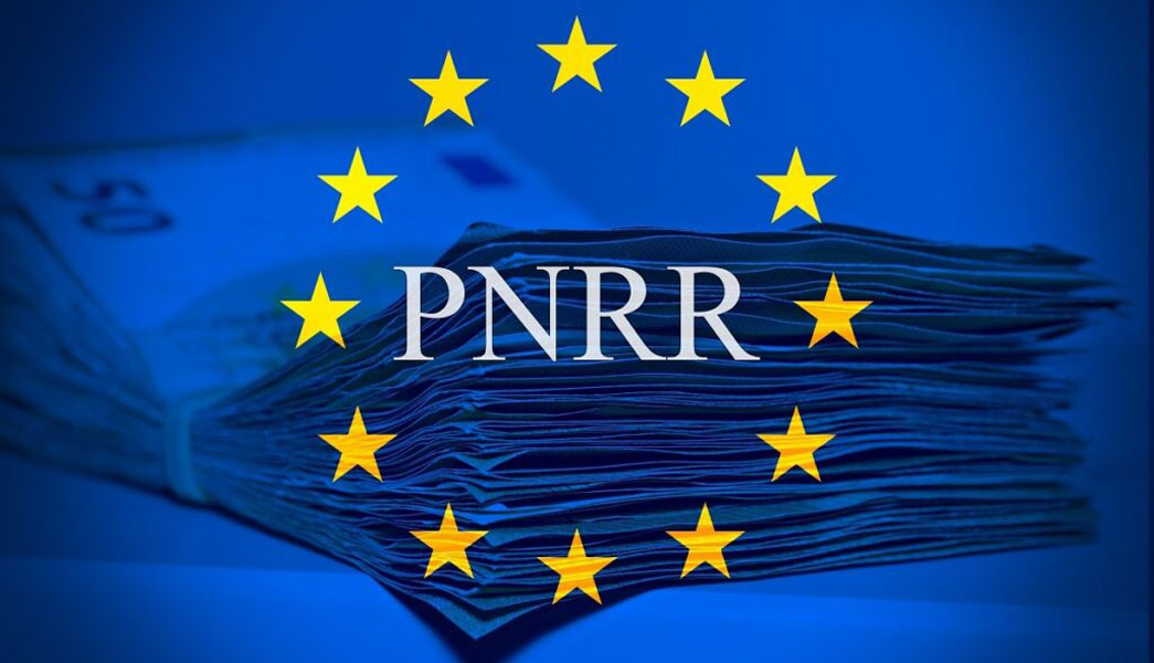 Read more about the article PNRR: Comunicat de presă privind demararea proiectului ”Construirea de insule ecologice digitalizate pentru colectarea selectivă a deșeurilor la nivelul municipiului Hunedoara”