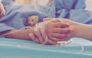 Read more about the article Mai multe cazuri de hepatită acută la copii, descoperite în 11 țări, printre care și România