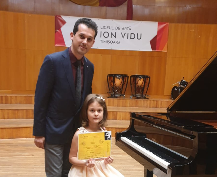 Read more about the article Trei elevi de la Liceul de Arte din Deva, distinşi cu premii la Concursul – Festival Internațional „Alma Cornea-Ionescu”