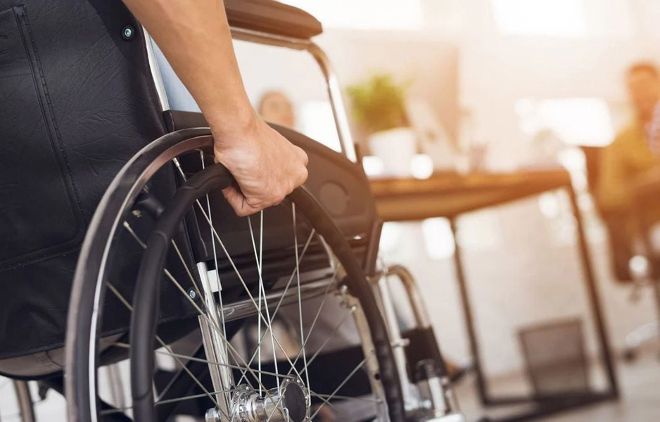 Read more about the article Persoanele cu handicap grav primesc, săptămâna viitoare, indemnizația pentru luna aprilie