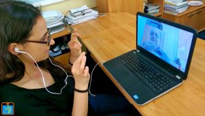 Read more about the article „VOCI PENTRU MÂINI”. DAS Deva își îmbunătățește comunicarea cu persoanele cu deficiențe de auz