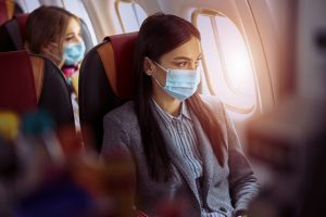 Read more about the article Măștile de protecție nu vor mai fi obligatorii în călătoriile cu avionul în Europa