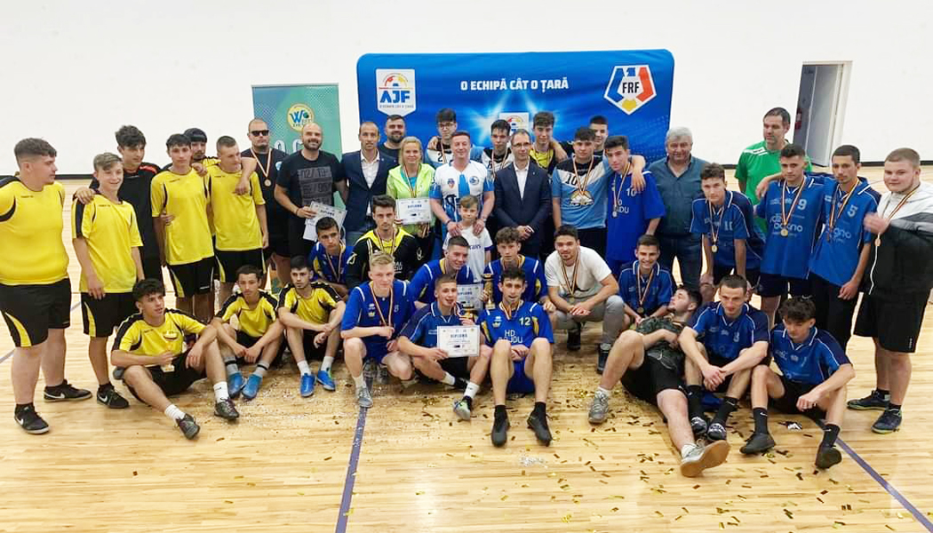 Read more about the article Fotbal: Colegiul Naţional ,,Iancu de Hunedoara” a câştigat prima ediţie a Cupei UPT
