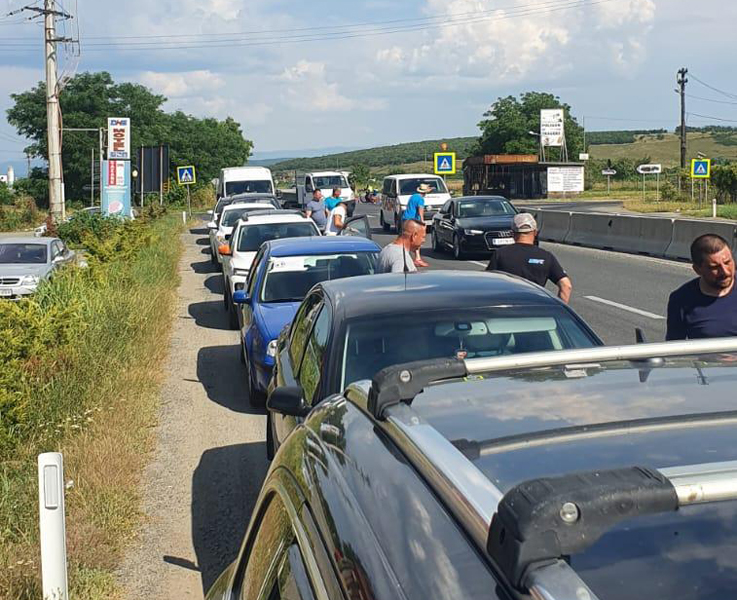 Read more about the article Hunedorenii protestează împotriva creşterii preţurilor la combustibili 