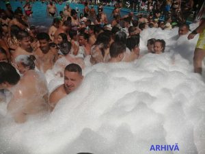 Read more about the article Spuma Party la Ştrandul Municipal din Deva