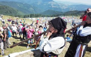 Read more about the article Târgul de Fete de pe Muntele Găina, la acest sfârşit de săptămână