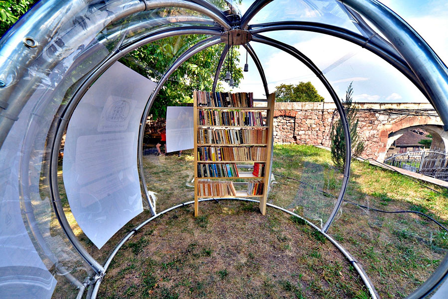 Read more about the article Bibliotecă în iglu, la Castelul Corvinilor