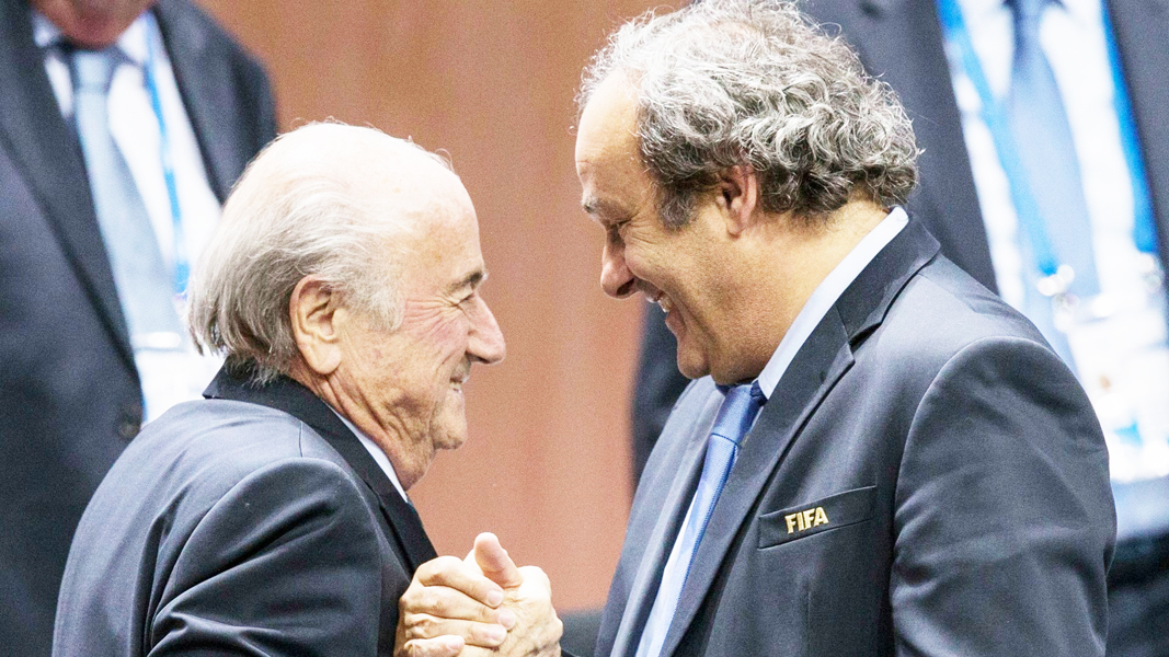 Read more about the article Fotbal international: Sepp Blatter și Michel Platini, declarați nevinovați de fraudă
