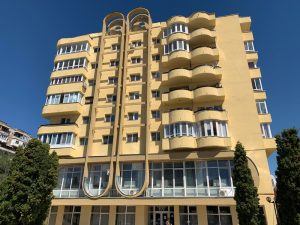 Read more about the article Se lucrează la reabilitarea termică a blocului 8 de pe Bulevardul Decebal din municipiul Deva