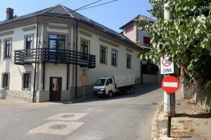 Read more about the article DEVA: INSTITUIRE SENS UNIC PE STRADA IZVORULUI