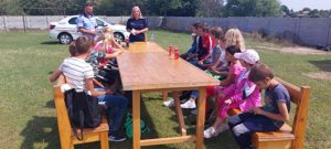 Read more about the article Poliţiștii hunedoreni au fost alături de elevi şi pe timpul vacanței mari