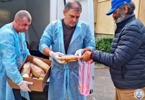 Read more about the article MASA PE ROȚI DEVA. Două mese pe zi, de la bugetul local, pentru 50 de persoane cu venituri mici!