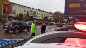 Read more about the article Deva. Acţiune a poliţiştilor rutieri, în vederea prevenirii şi a combaterii principalelor cauze generatoare de evenimente rutiere grave