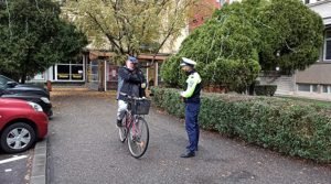 Read more about the article Acţiune preventivă a poliţiştilor rutieri pentru combaterea abaterilor săvârşite de pietoni şi biciclişti