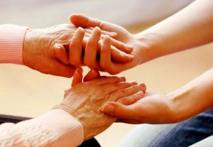 Read more about the article <strong>ÎNGRIJIRE LA DOMICILIU. Servicii GRATUITE pentru vârstnicii cu venituri de până la 1.125 de lei!</strong>
