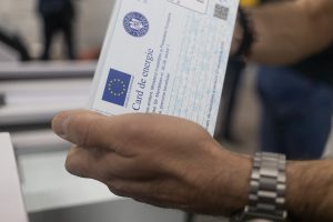 Read more about the article CARDUL DE ENERGIE. Precizări importante pentru devenii care beneficiază de ajutorul de 1.400 de lei
