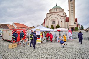 Read more about the article Acţiuni ale pompierilor hunedoreni, în cadrul Săptămânii Protecţiei Civile, la ORĂŞTIE