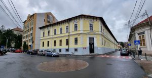 Read more about the article Încă o investiție finalizată, de aproape 2,3 milioane de euro, în infrastructura educațională din municipiul Deva