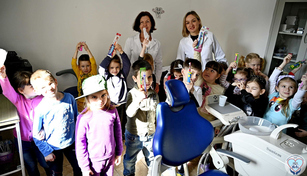Read more about the article EDUCAȚIE DENTARĂ. Copiii care nu se mai tem de stomatolog!