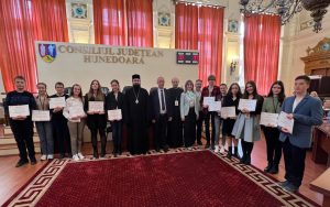 Read more about the article Întâlnire de suflet pentru elevii hunedoreni care reprezintă judeţul nostru la Olimpiada Naţională de Religie