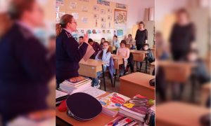 Read more about the article Siguranță pentru elevi – activități educativ-preventive desfășurate de polițiștii hunedoreni